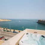 Palazzo Stella Penthouse With Jacuzzi By Vallettastay 아파트