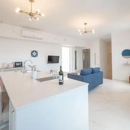 Palazzo Stella Penthouse With Jacuzzi By Vallettastay アパート