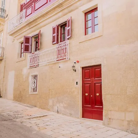 Palazzo Stella Penthouse With Jacuzzi By Vallettastay