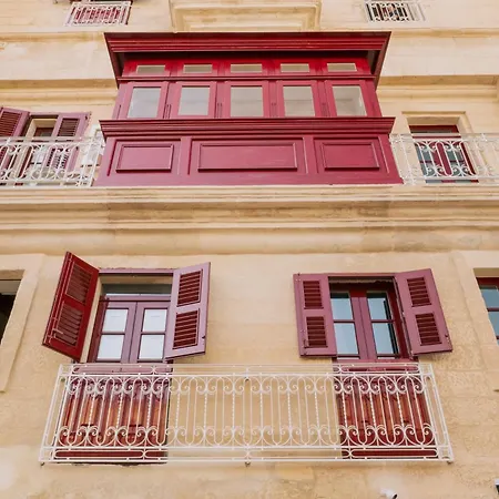 Apartment Palazzo Stella Penthouse With Jacuzzi By Vallettastay