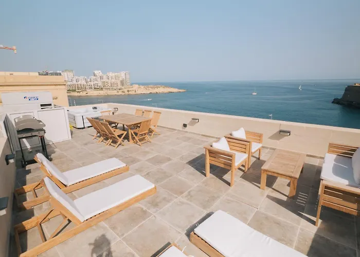 アパート Palazzo Stella Penthouse With Jacuzzi By Vallettastay